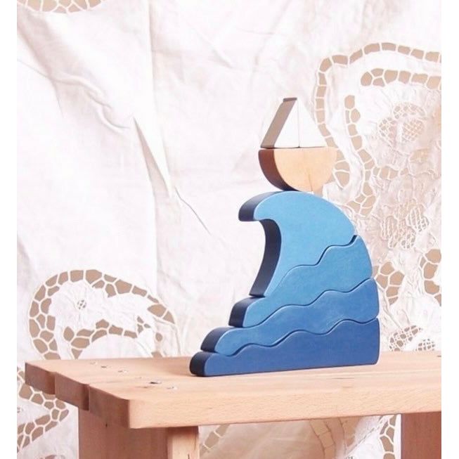 Waves and Boat Stacker